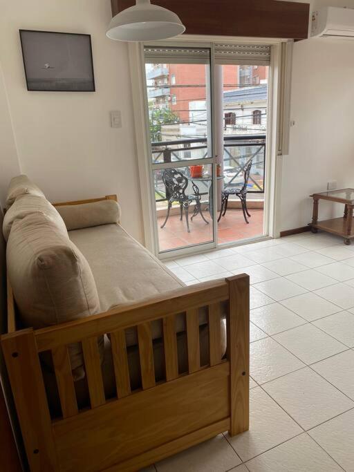 Dpto Muy Luminoso En El Centro. Apartamento *